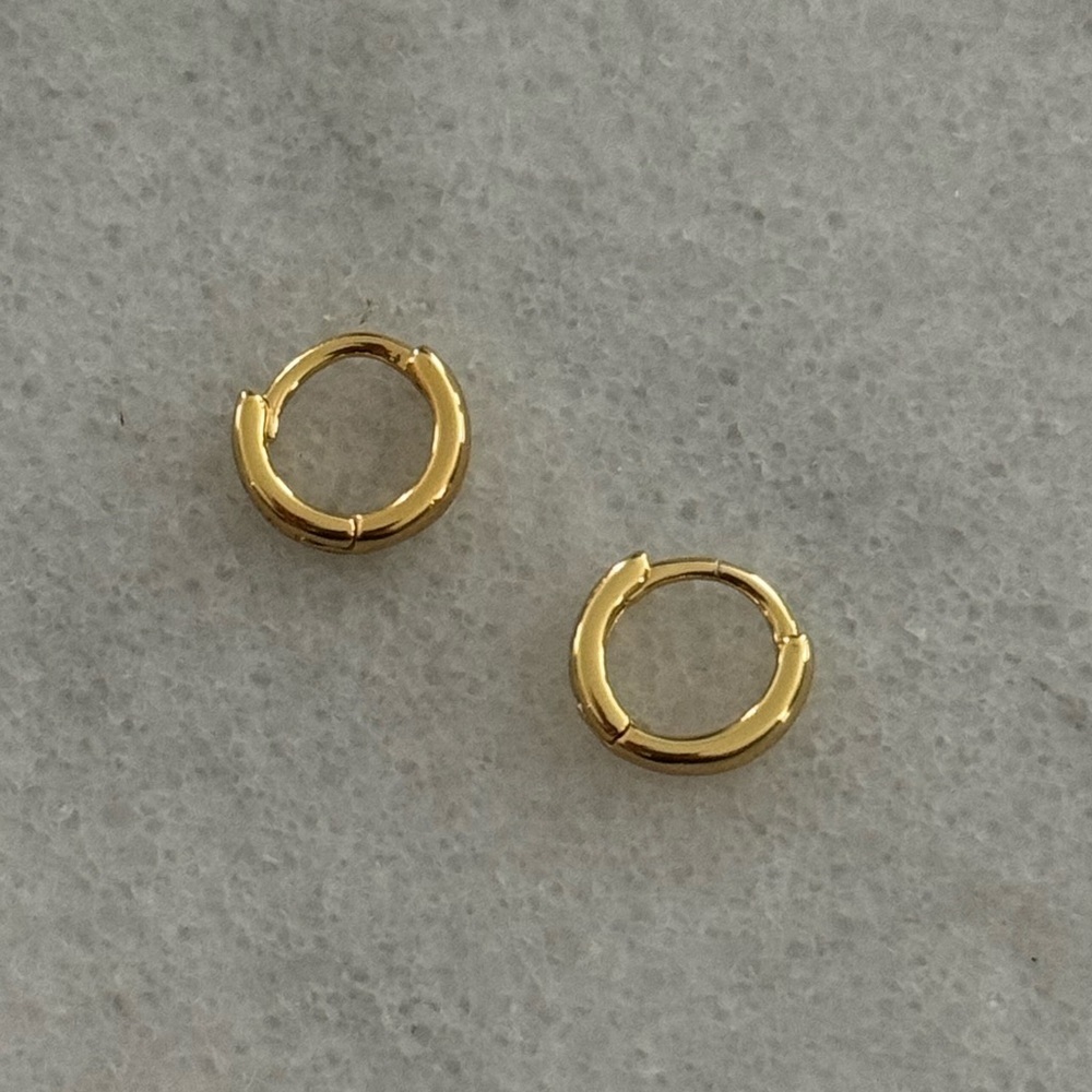 Gold Mini Micro Small Huggie Hoop Cartilage Earrings
Brand New